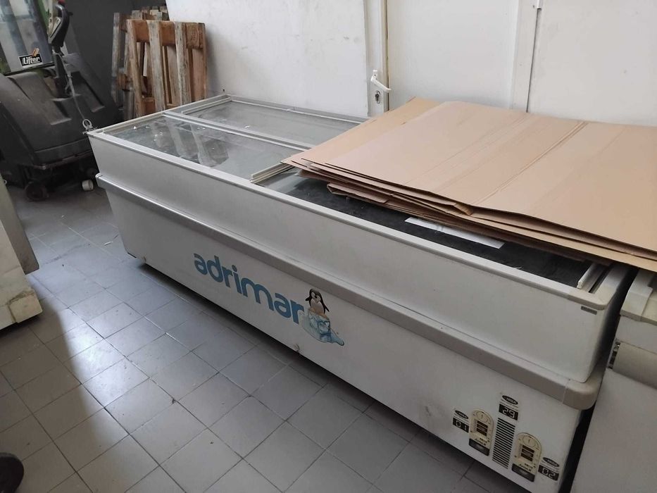 Vendo Arcas Avariadas Pequenas, Medias e Grandes