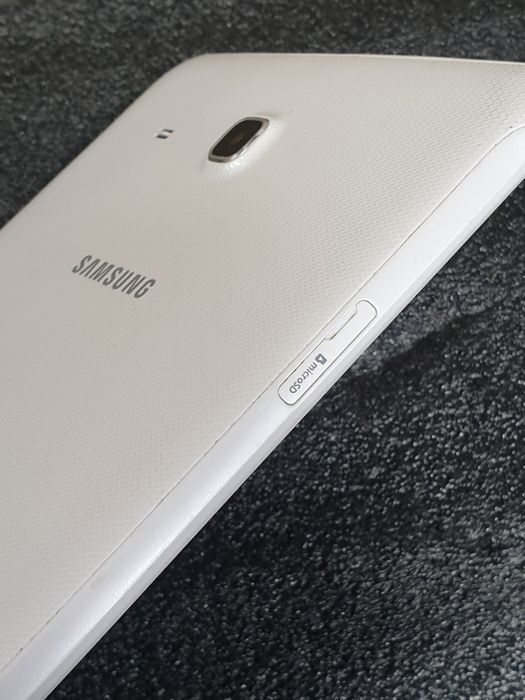 Планшет Samsung Tab E SM-T560