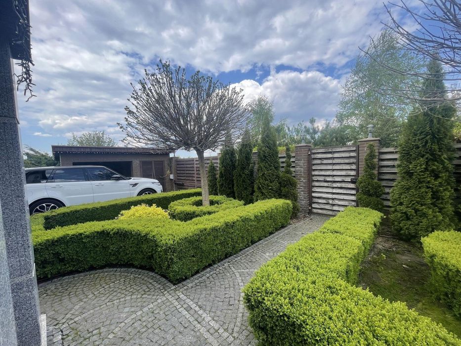 (Без %) Сучасний будинок З басейном Безуглівка