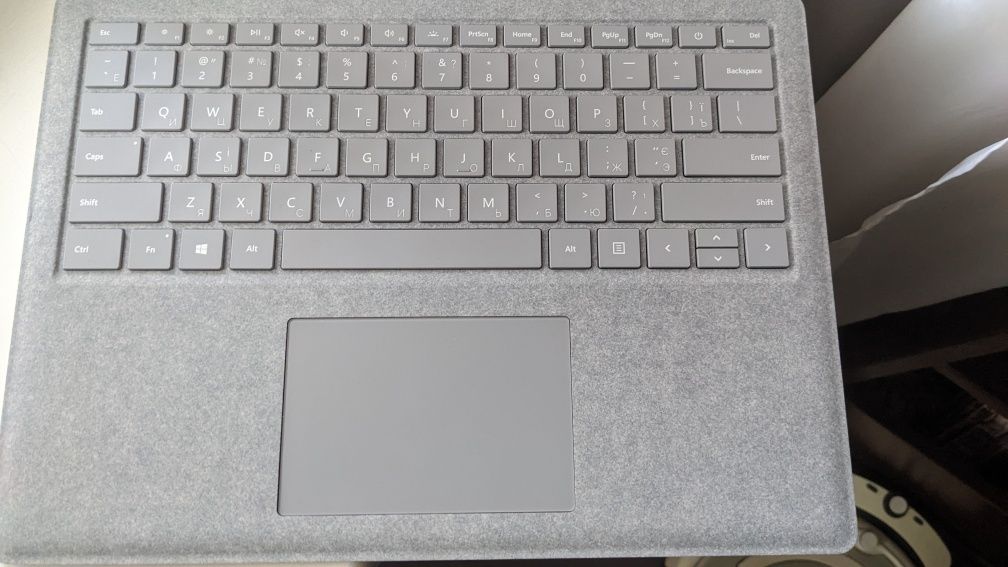 Hoyтбук/Ультрабук Microsoft Surface Laptop 2 i5-8350u 8gb/128gb