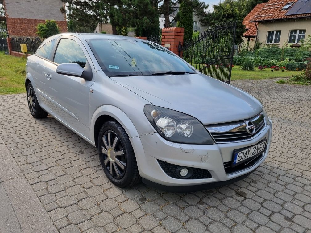 Opel Astra H GTC 1.6 benzyna 2005 rok