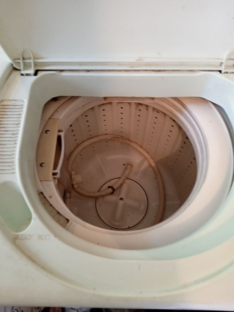 Продам японскую стиральную машину автомат 1800 гр исправна