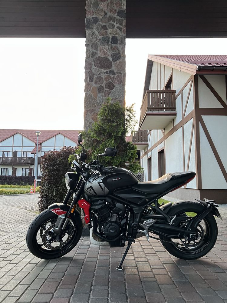 Triumph trident 660, doposażony, polecam.