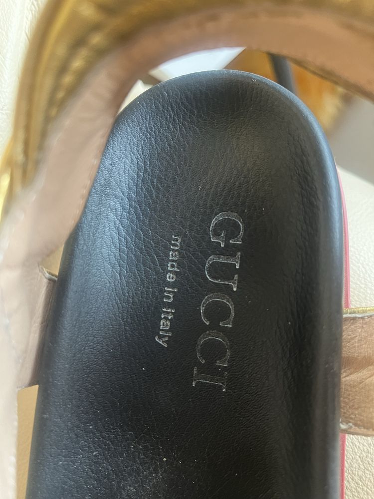 Босоножки Gucci оригинал 40р