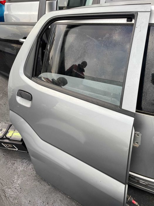 Suzuki Ignis Kompletne drzwi tylne prawe