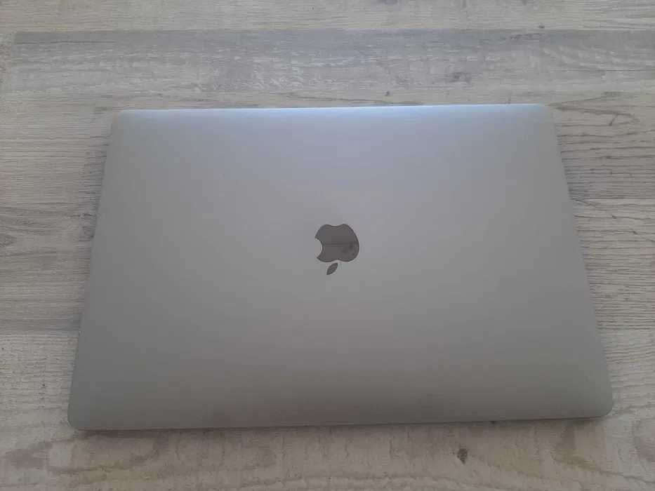 MacBook Pro 16"  (2019 )