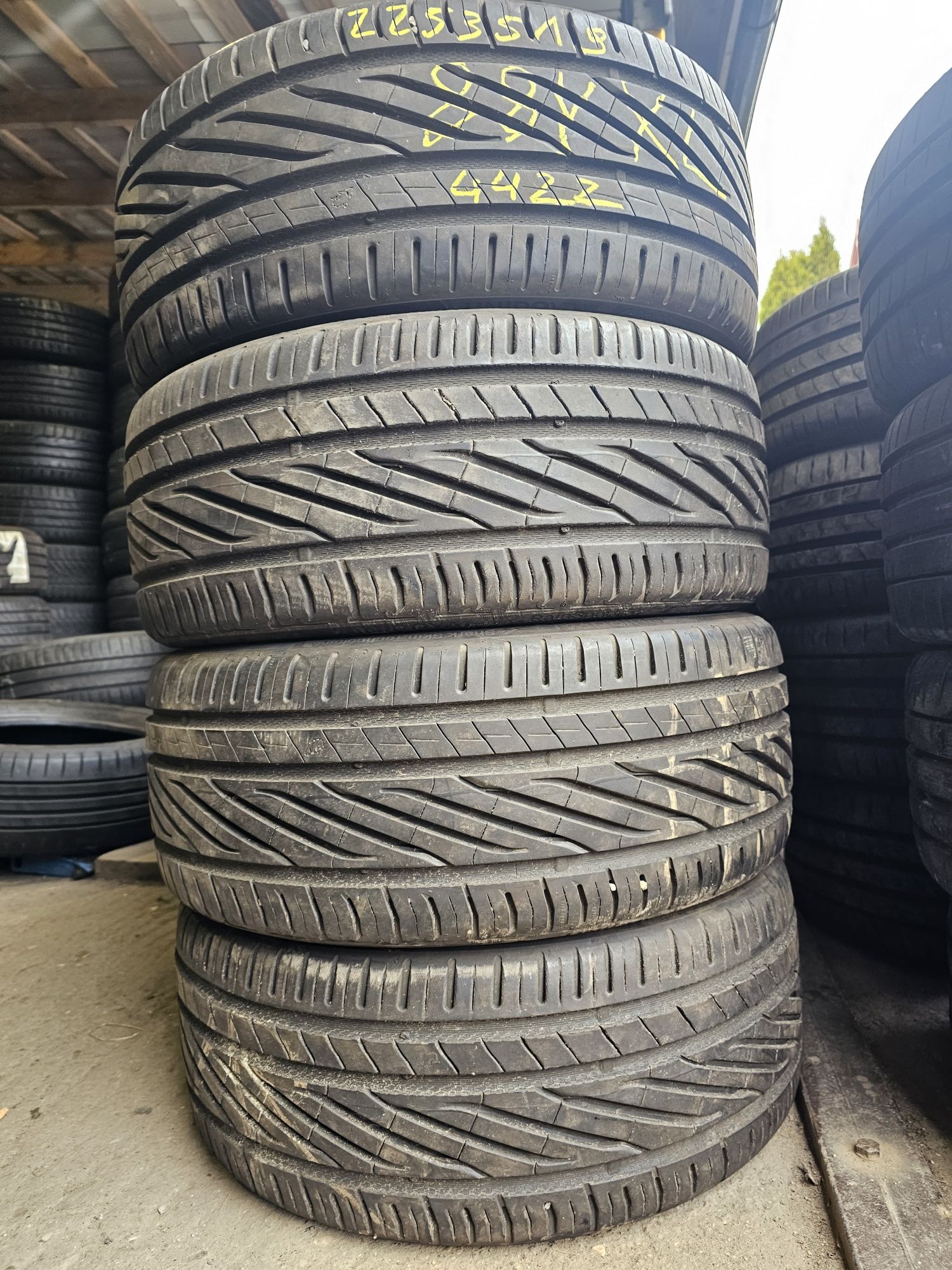 Opony Letnie R19 225/35-Uniroyal-7mm-22rok