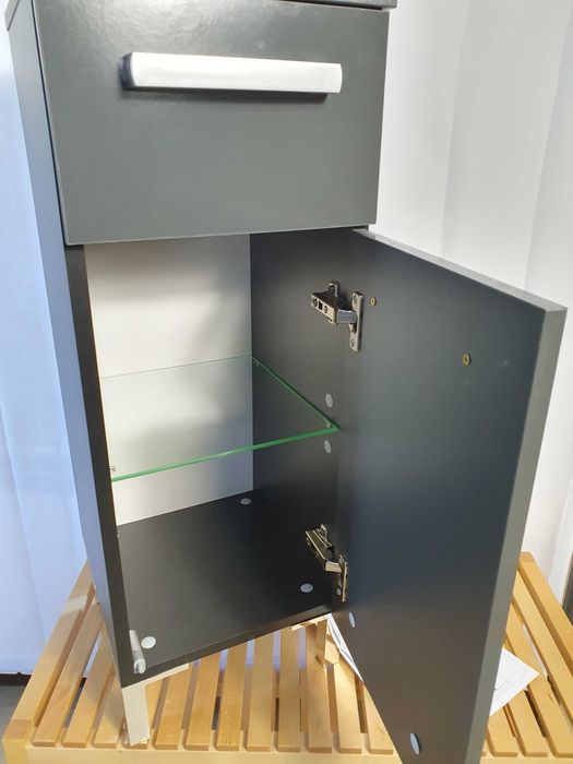 Szafka łazienkowa w kolorze antracytowym