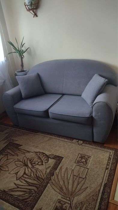Szara sofa rozkladana