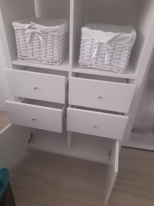 Móvel  em muito bom estado