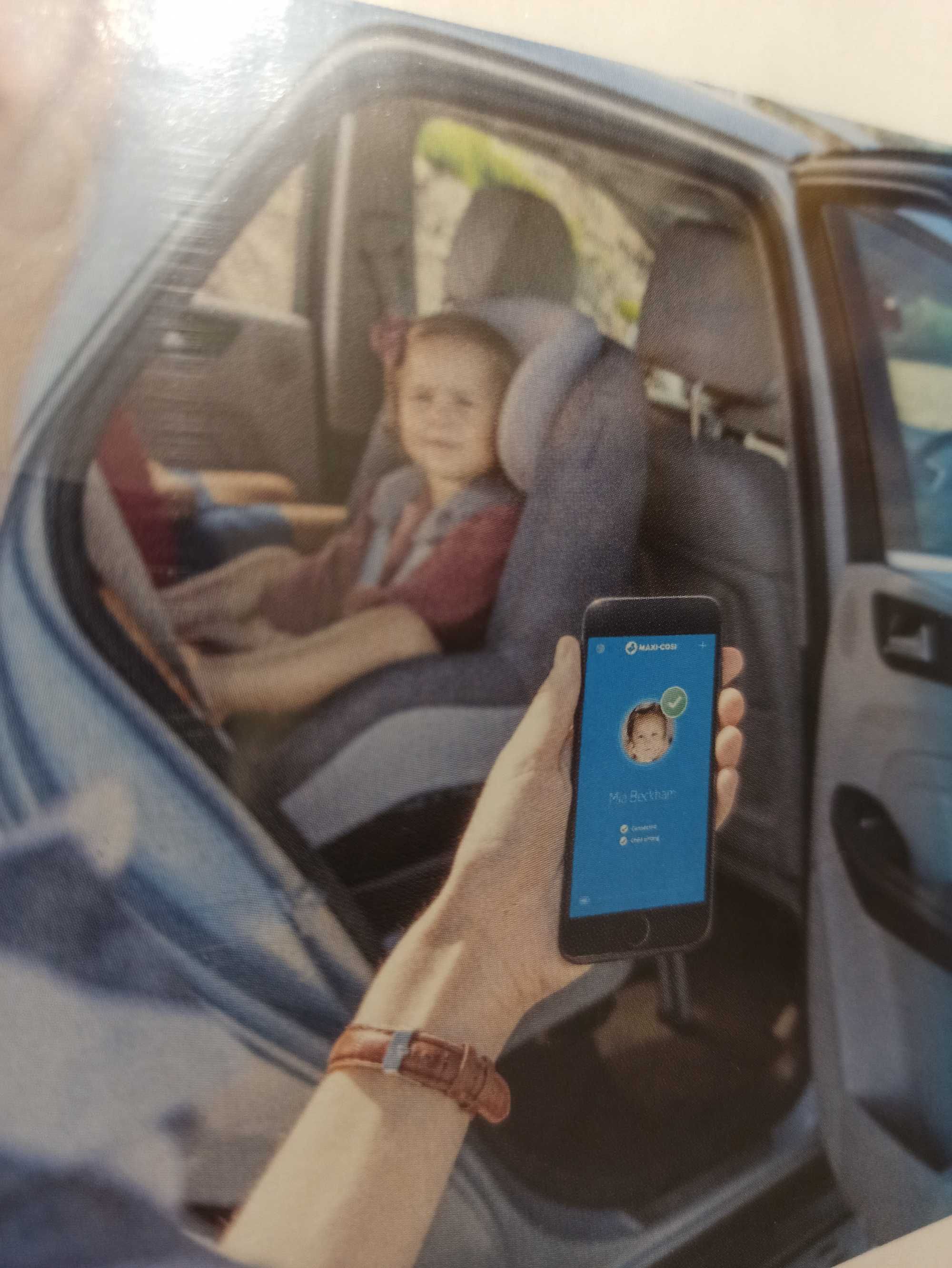 Maxi Cosi E-Safety - mata do fotelika samochodowego na Bluetooth