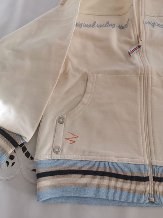 Nowa bluza z kapturem firmy WÓJCIK rozm.104