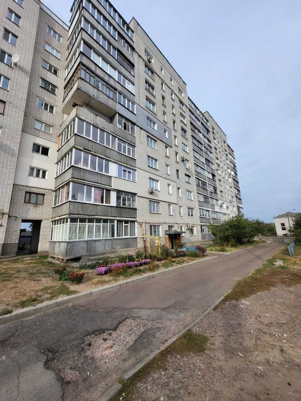 Продам 3 кімнатну квартиру по вулиці Миколи Леонтовича.