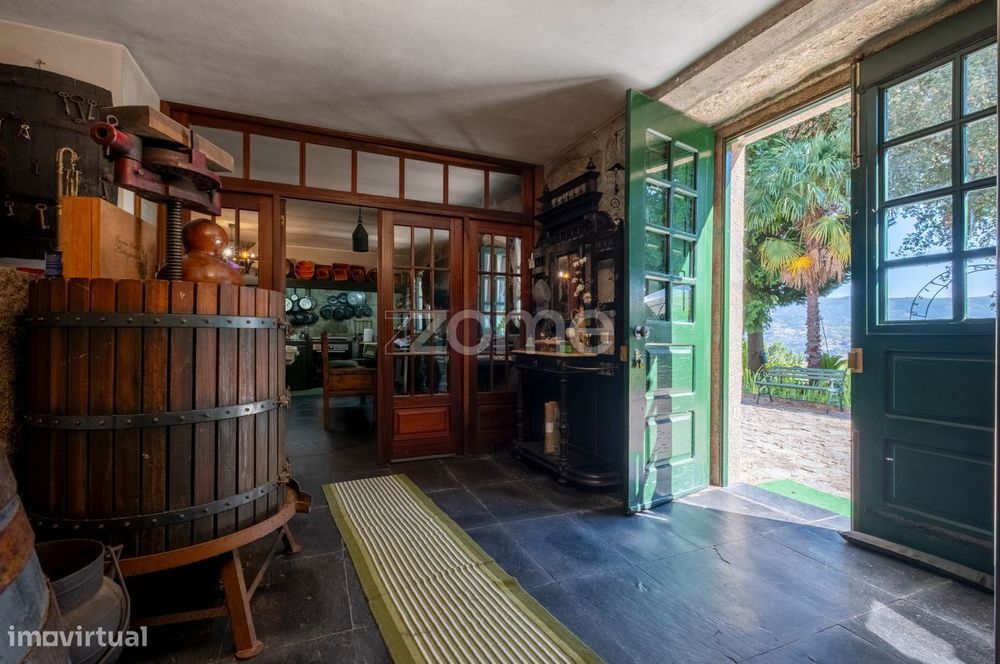 Quinta em alojamento local com terreno de 15.000 m2 - Cartida, Baião