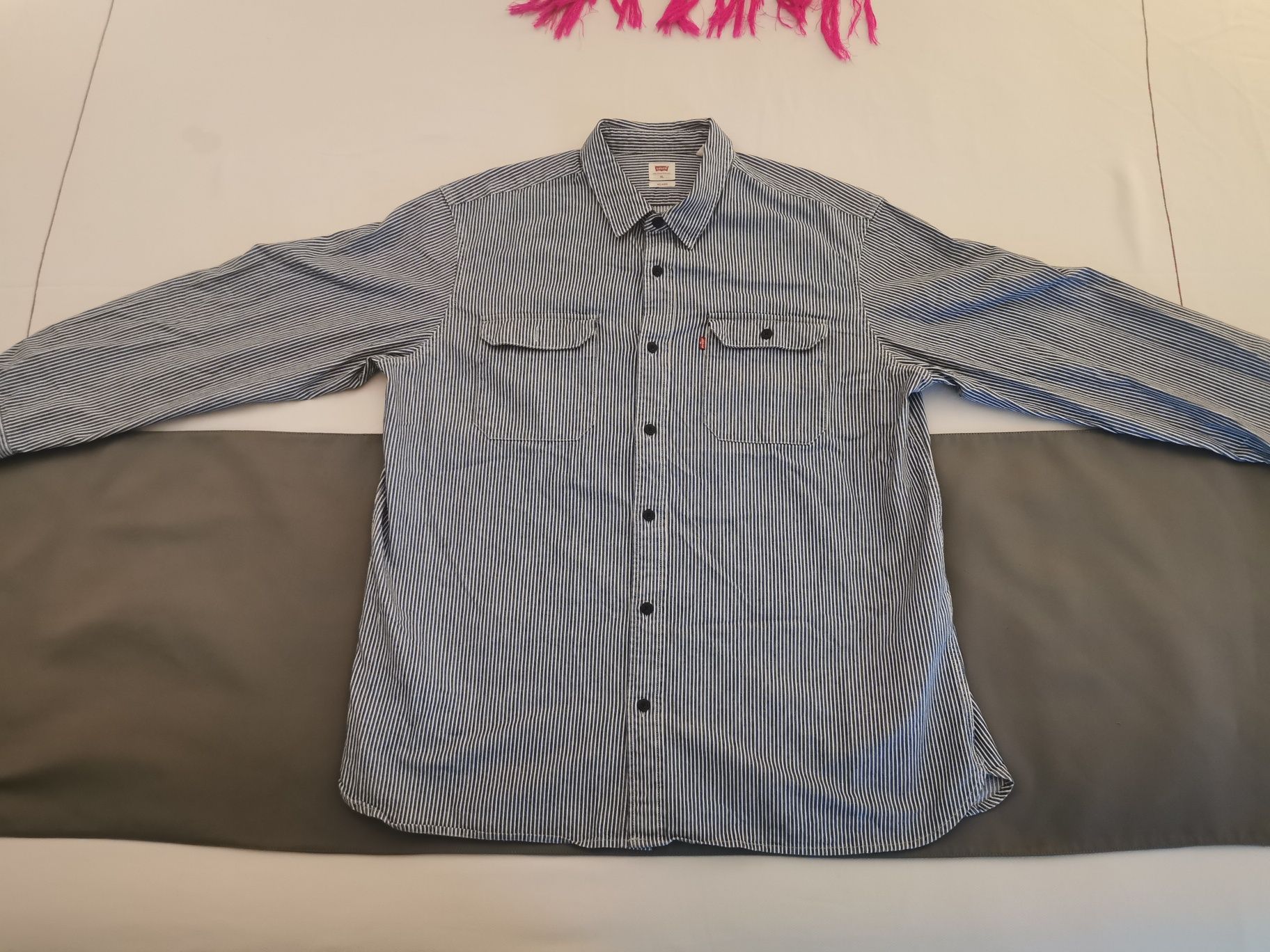 Camisa Levis XL - Azul e Branca