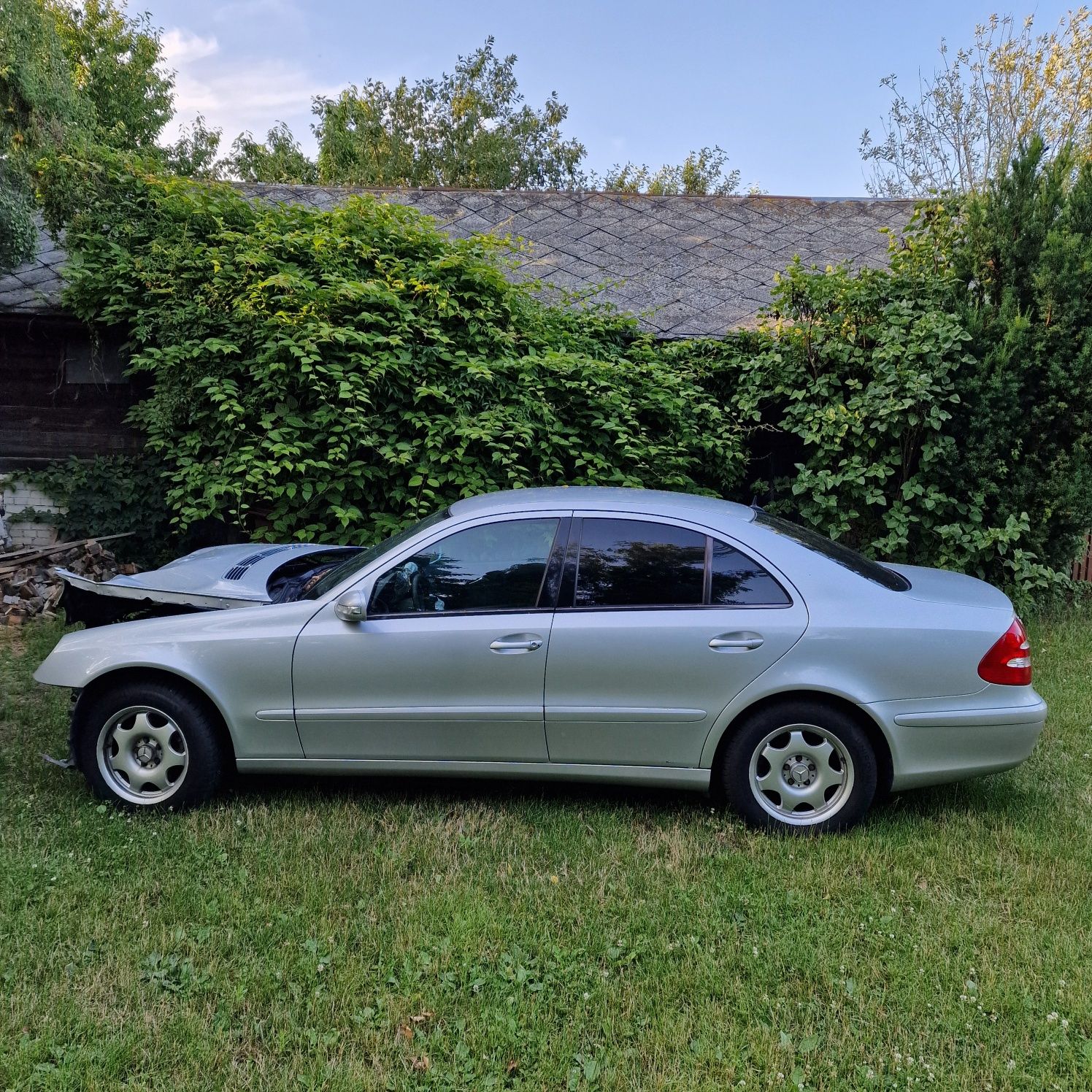 Mercedes w211 E200 kompressor na części.