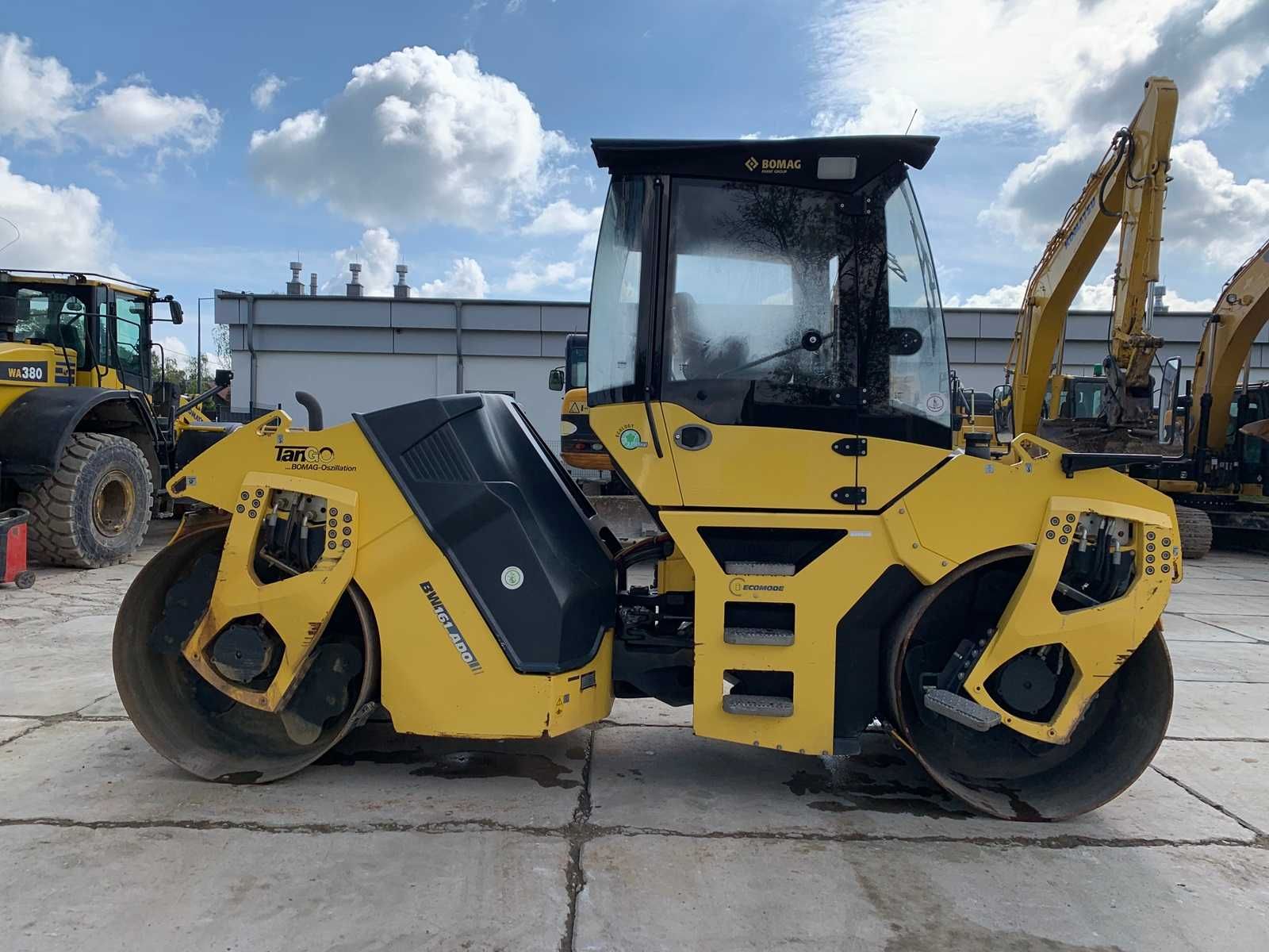 Bomag BW 161 ADO-5 walec tandemowy stal-stal przebieg 2000 mtg 10 ton