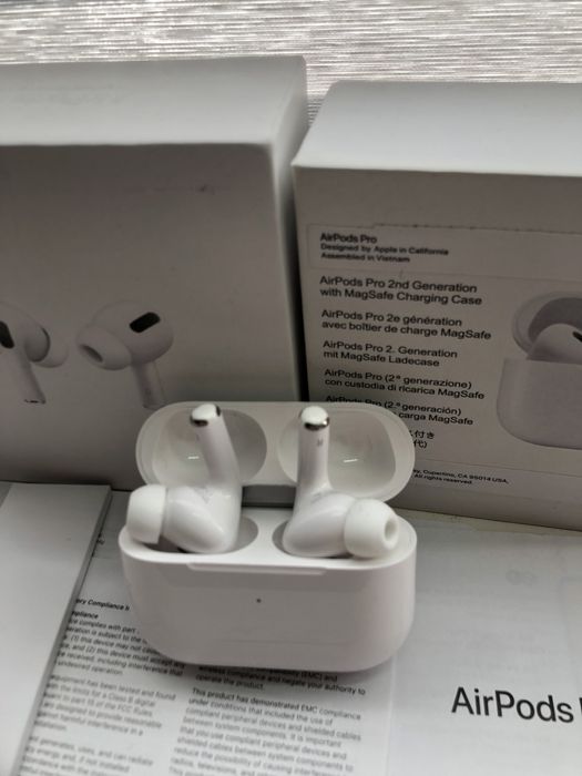 Продам навушники AirPods Pro 2