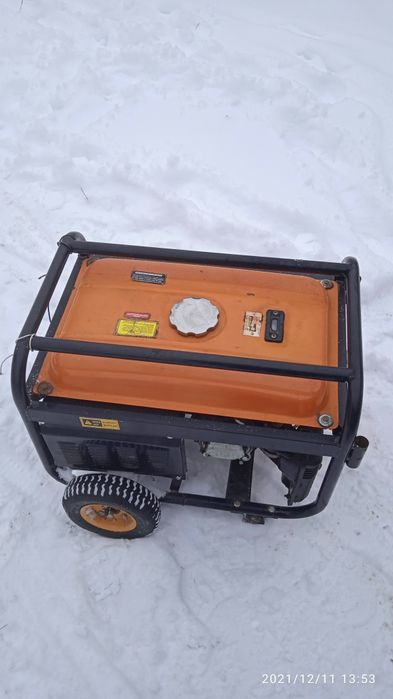 Бензогенератор б/у