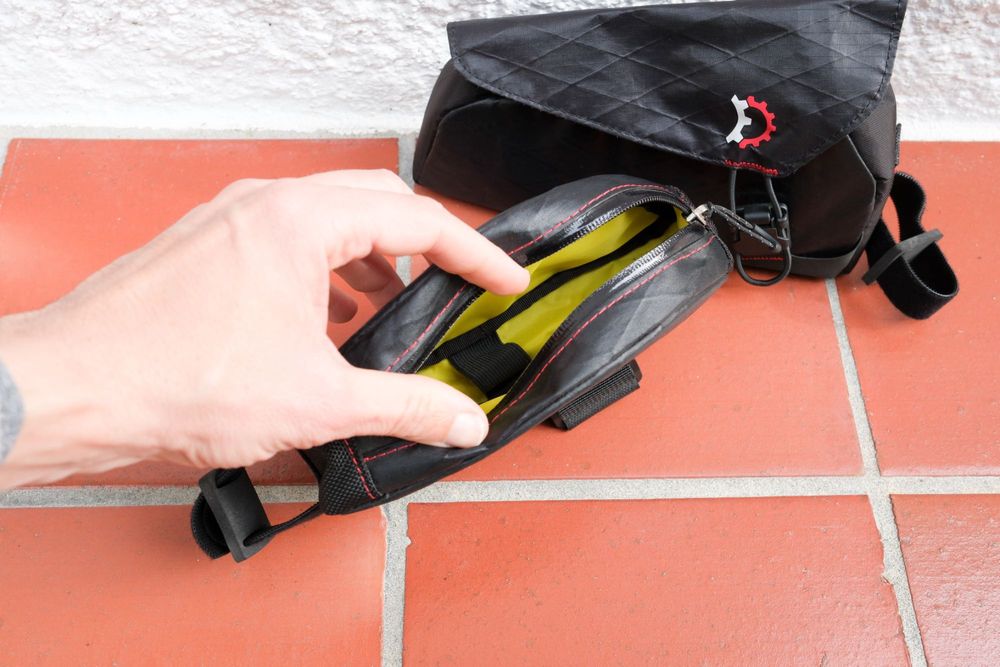 Bolsas bicicleta Revelate Designs Mag Tank Bolt On 1L + Jerrycan