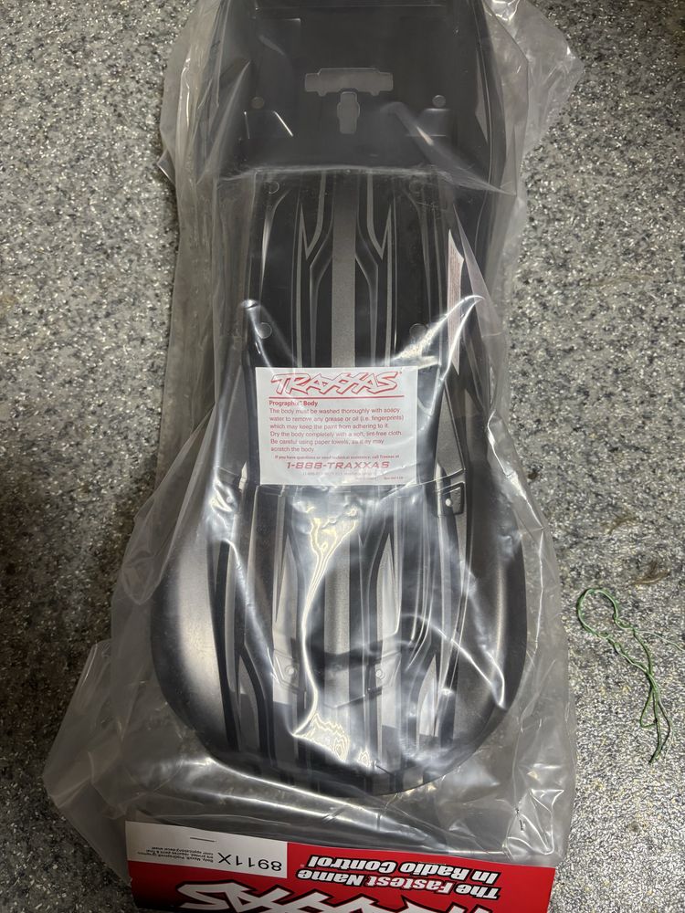 Traxxas Maxx 1/10 wide complete 6s