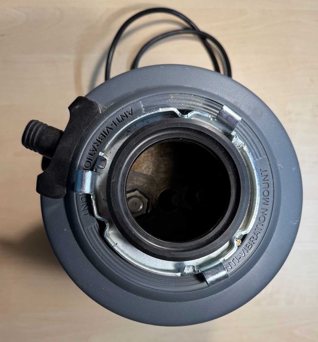 Продам IN-SINK-ERATOR Model Evolution 100