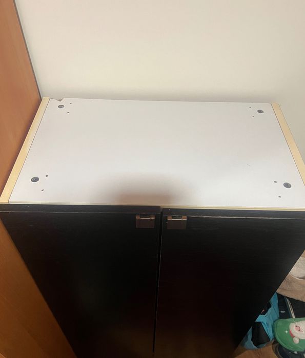 Móvel com duas portas preto