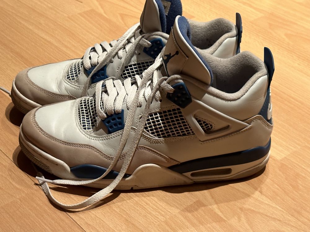 Air Jordan 4 Industrial Blue