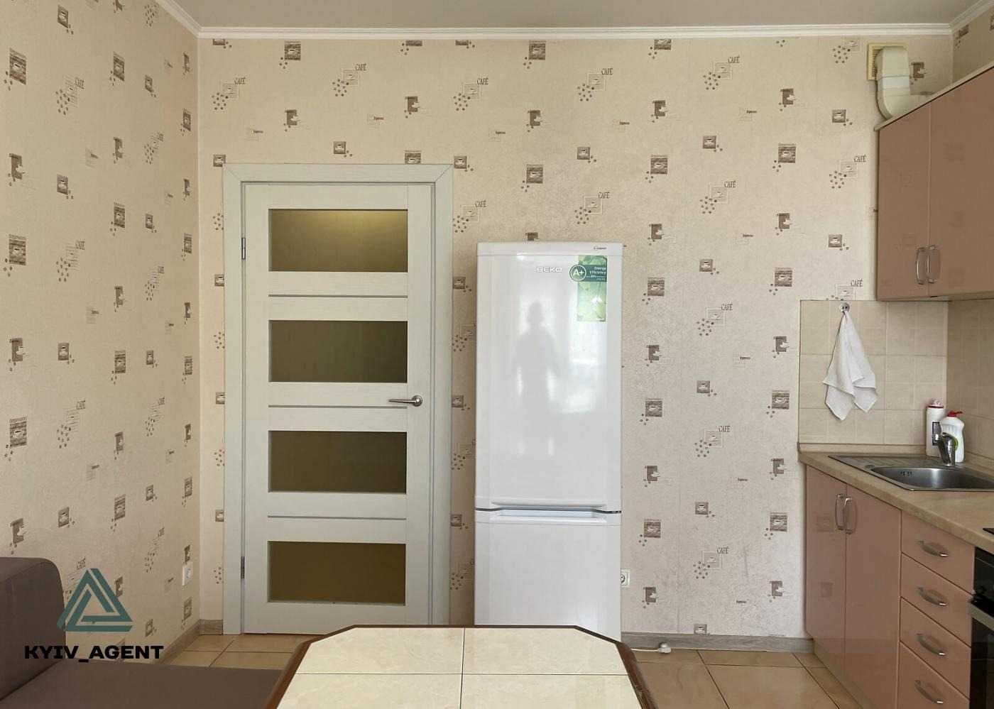 До метро 2-хвилини !!! Продаж квартири 50 м2 на вул. Олександра Мишуги