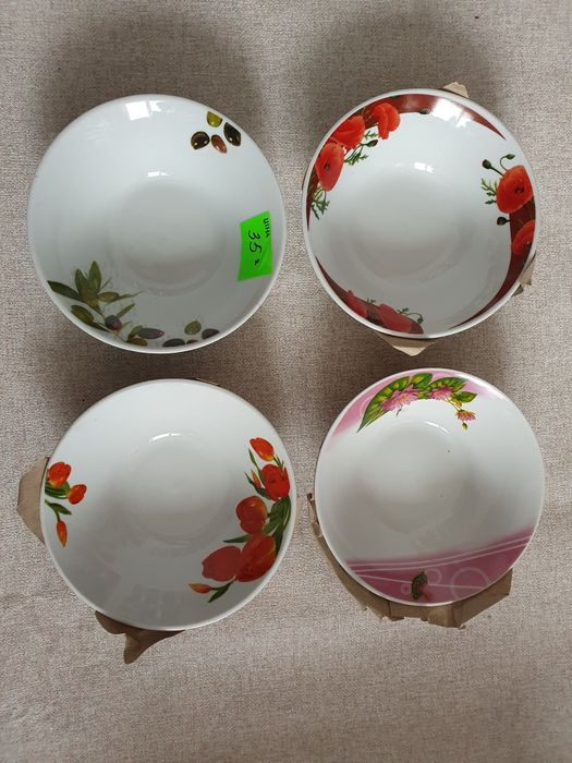 Бокалы, стаканы, тарелки