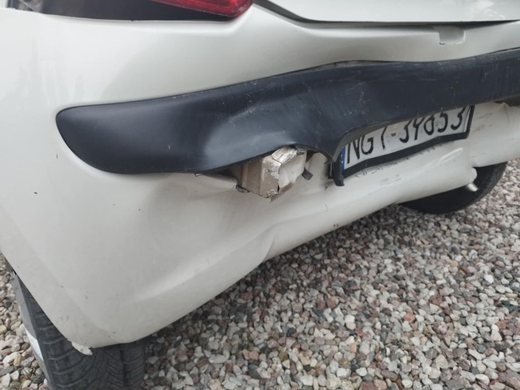 Sprzedam Nissana Pixo po kolizji