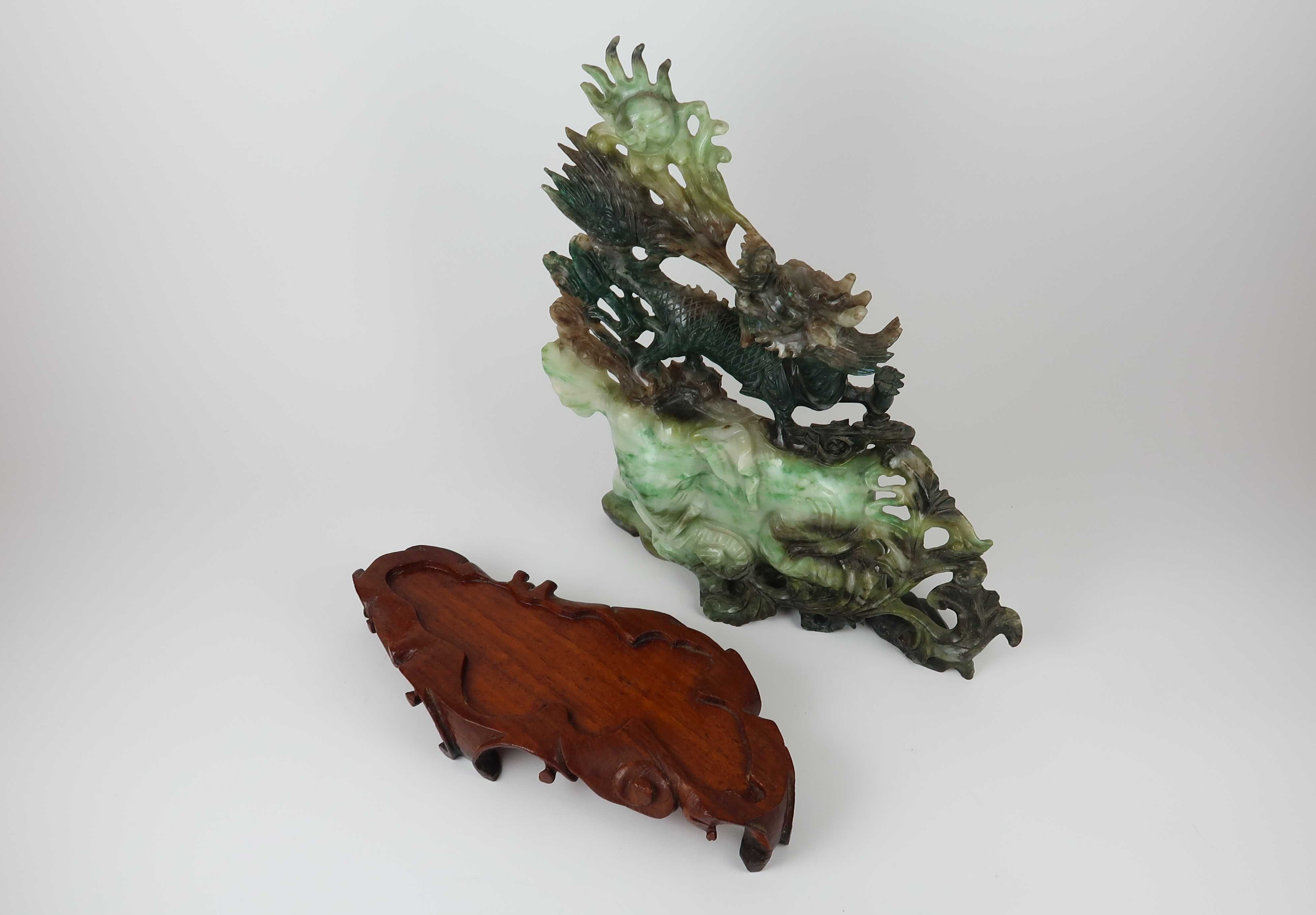 Escultura da China (Jade ? / Jadeite ?) - Ref 1