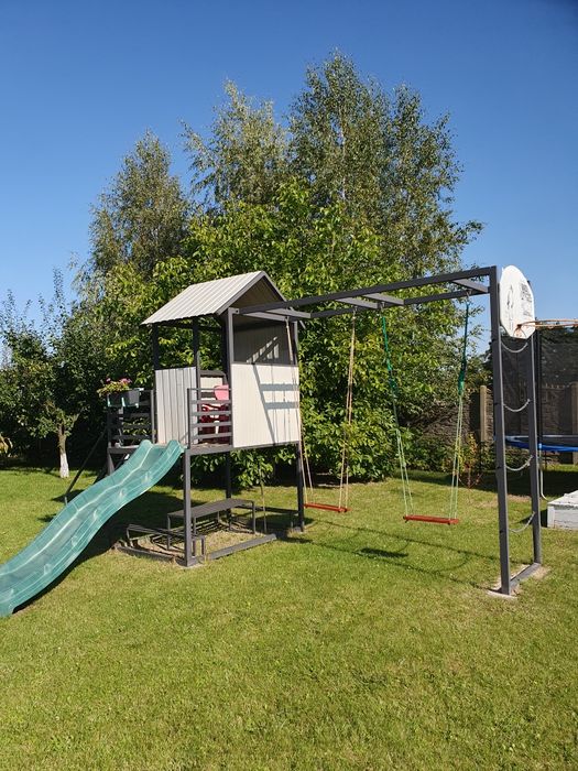 Domek-plac zabaw dla dzieci