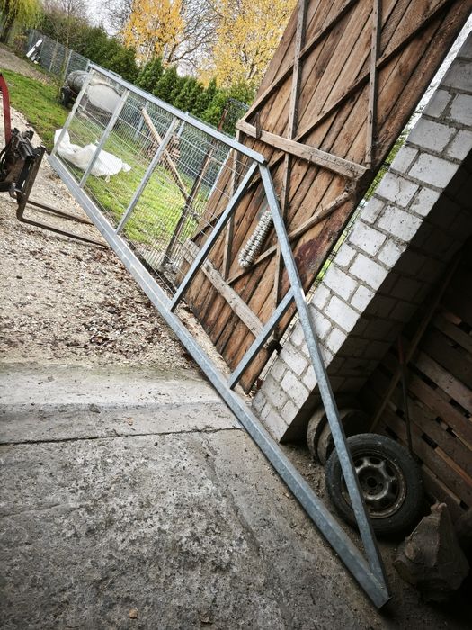 Brama przesuwna 4.5 metra.