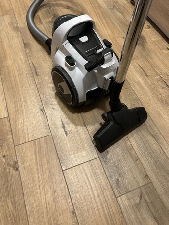 Odkurzacz bezworkowy Bosh serie 2