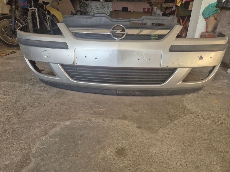 Parachoques frontal Opel Corsa C