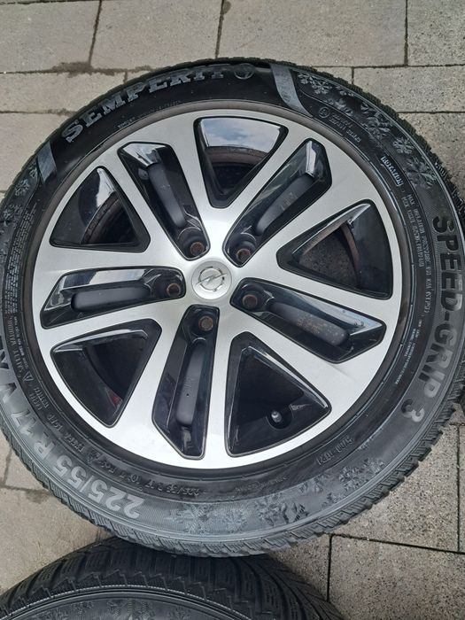 Stan bdb gotowe do założenia z czujnikami ciśnienia 5x115