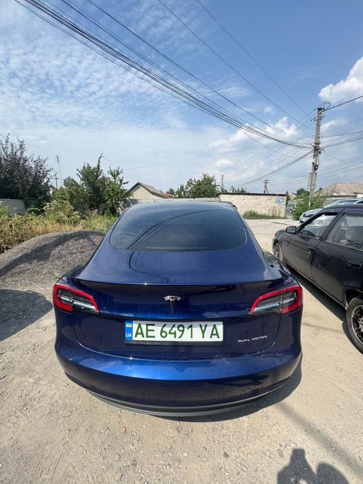 Аренда автомобиля тесла 3 без водителя