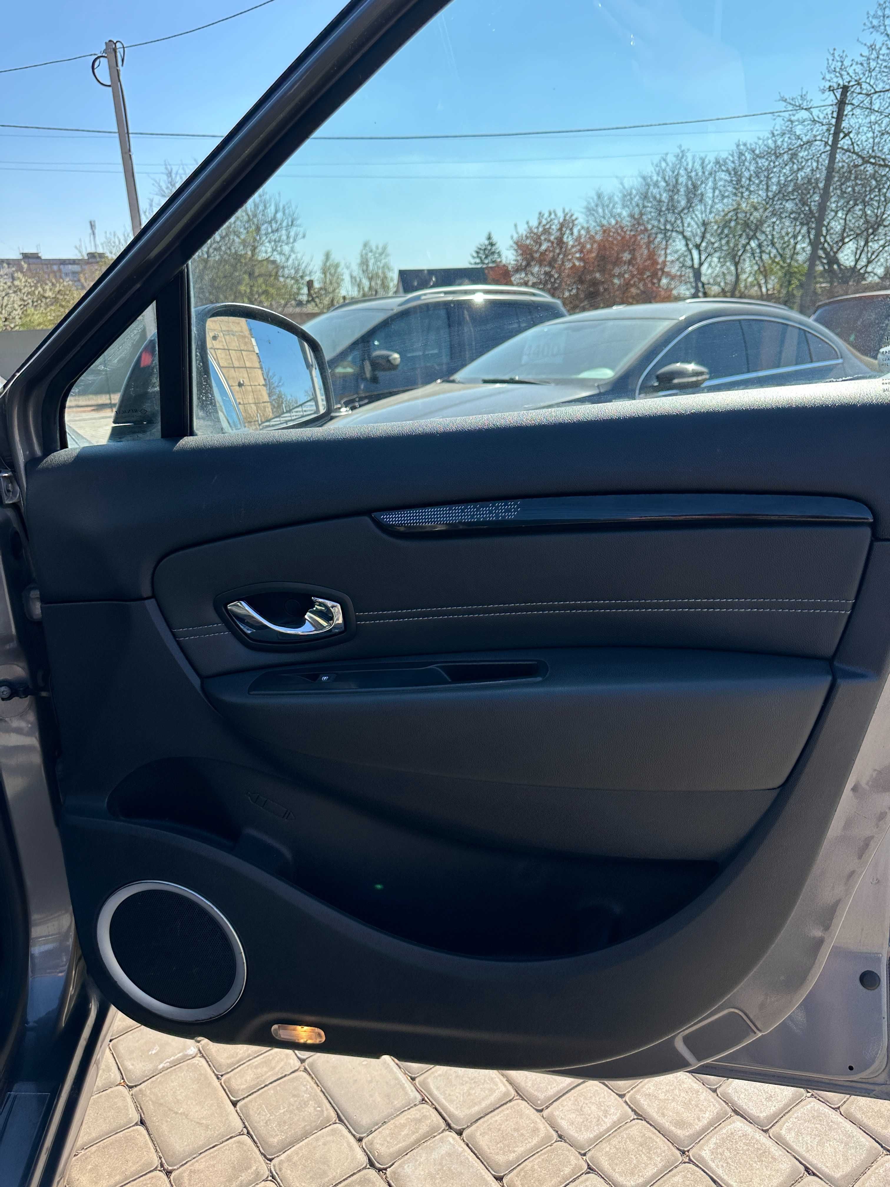 Продам Renault Grand Scenic 2012 рік можлива розстрочка,кредит,обмін!