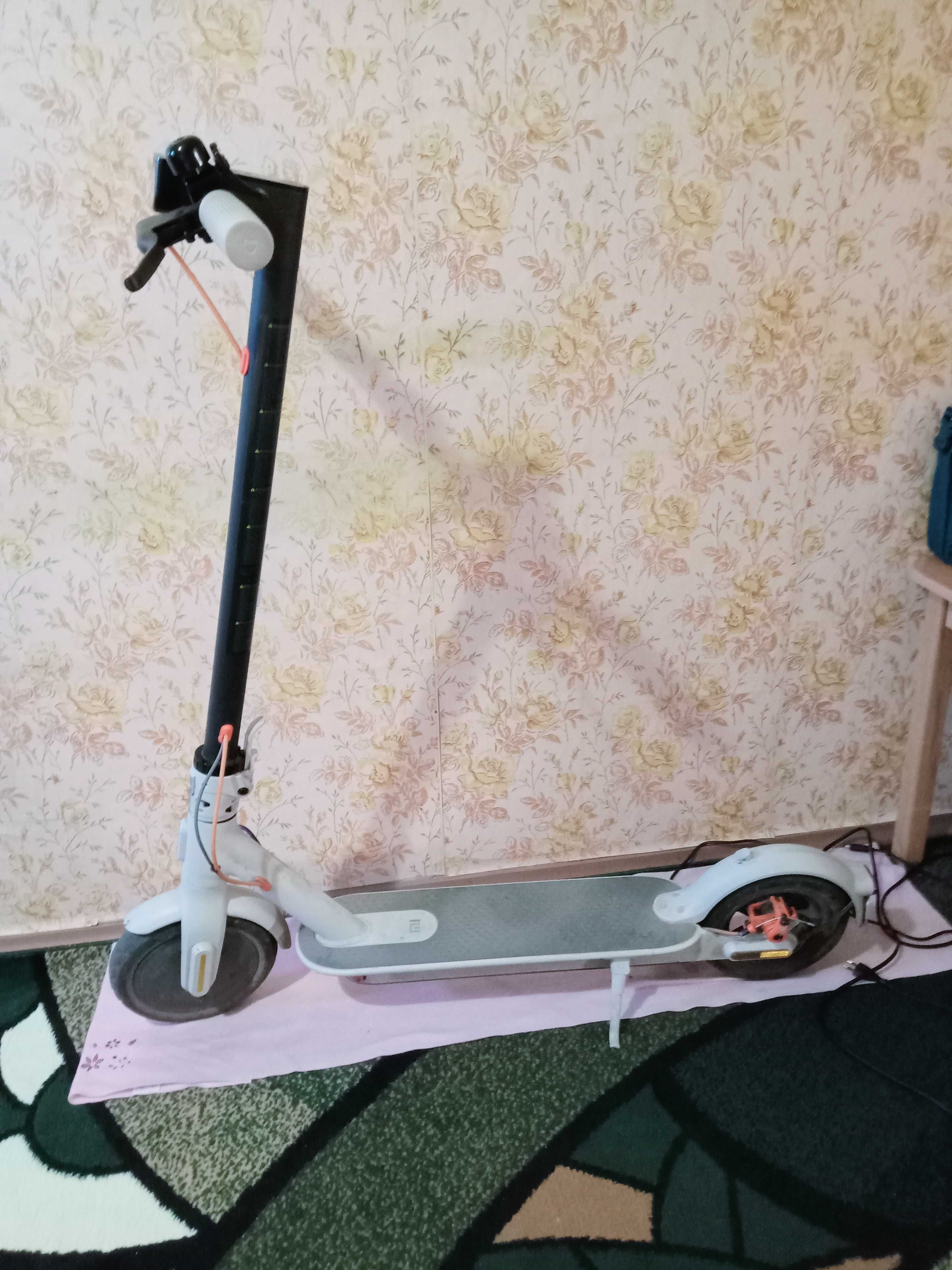 Електросамокат Xiaomi electric scooter 3