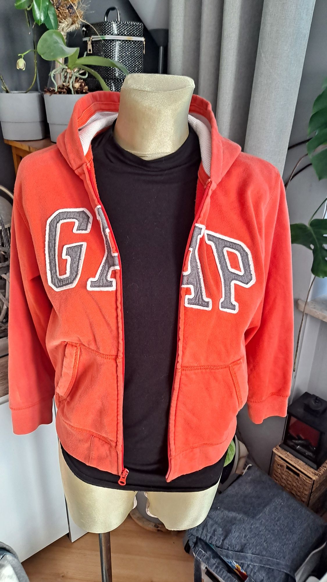 Bluza GAP rozpinana z kapturem pomarańczowa rozmiar 140cm.
