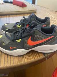 Buty nike dla chlopaka r.37,5