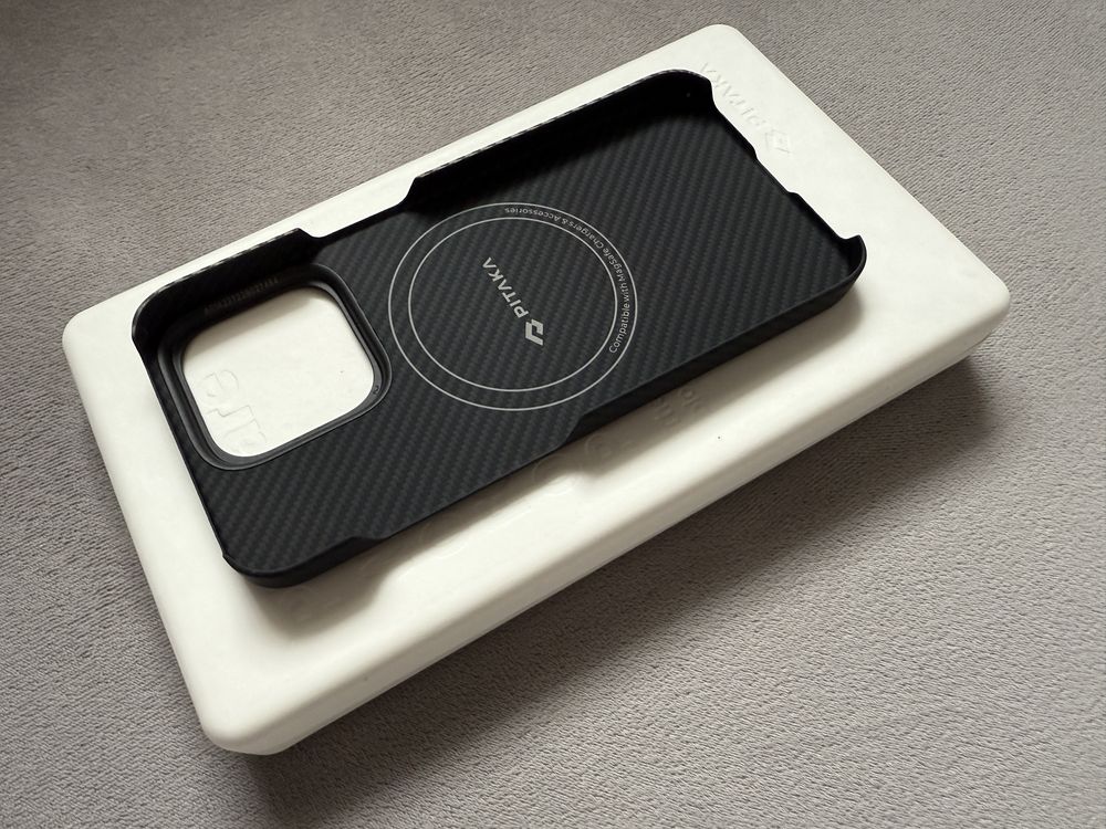 Karbonowe plecki ochronne iPhone 15 Pro
