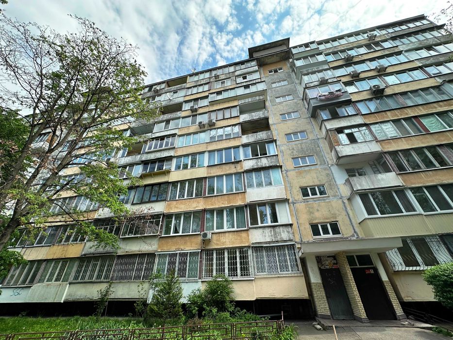 Продам 3-к раздельную квартиру 73 м2 на Русановке по бул. Шамо 13-А