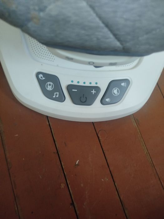 дитячий заколисувальний центр Graco Move with Me.