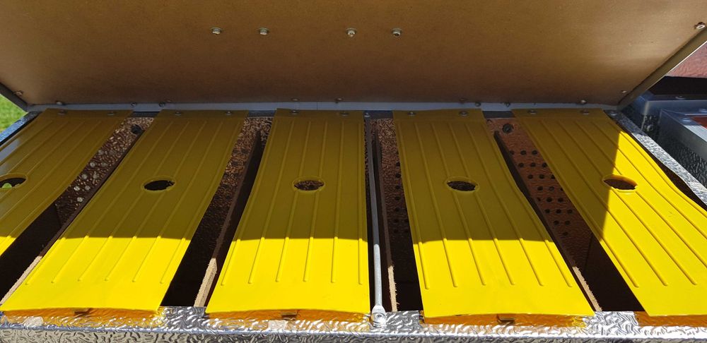 Caixas Transporte  pombos de vara com bebedouros individuais...