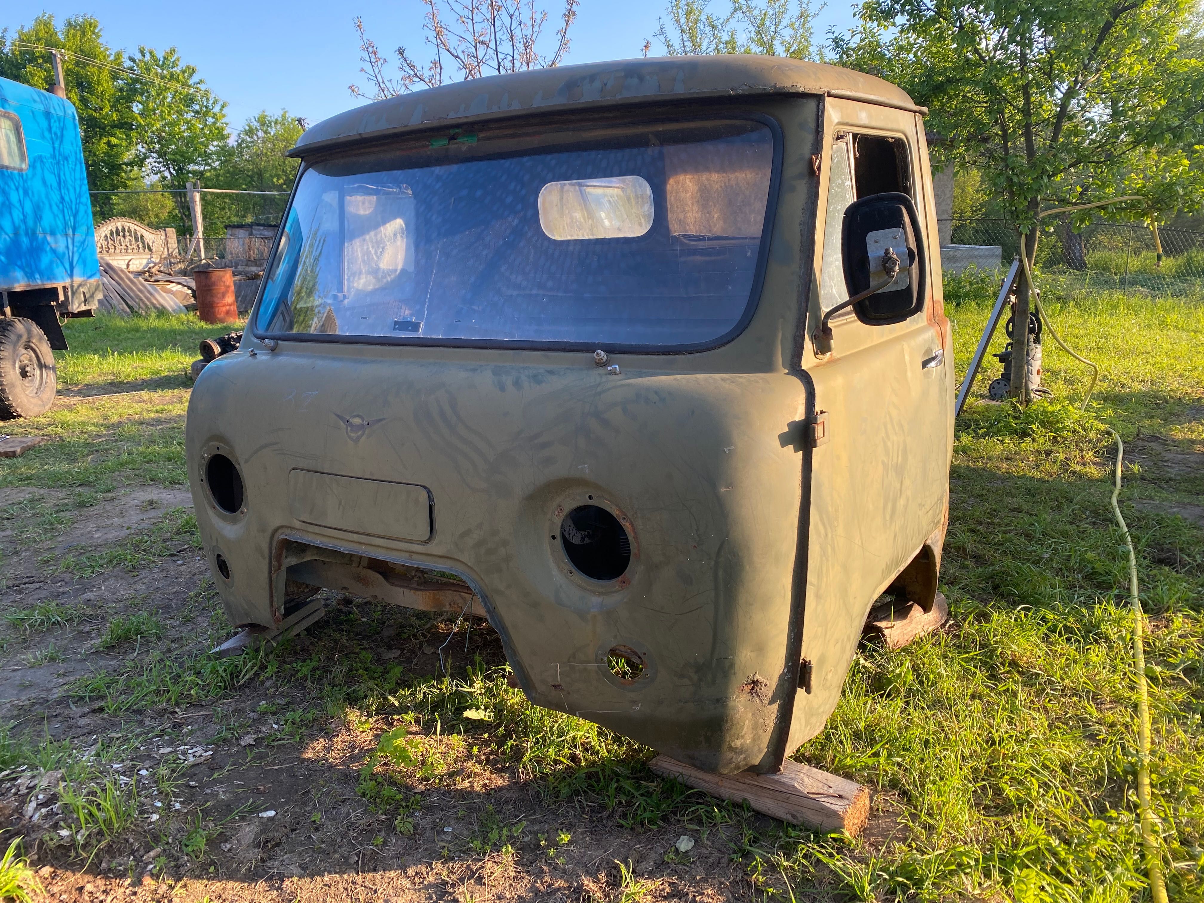 Продам на розбір три уаза