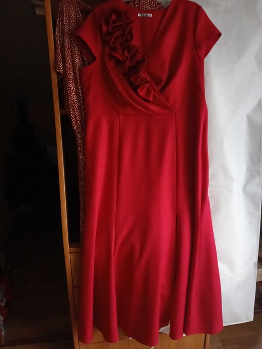 Dluga wizytowa sukienka Rosa rozmiar 48/50/52. 5 XL