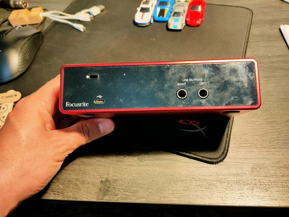 Scarlett 2i2 3gen + microfone Scarlett studio