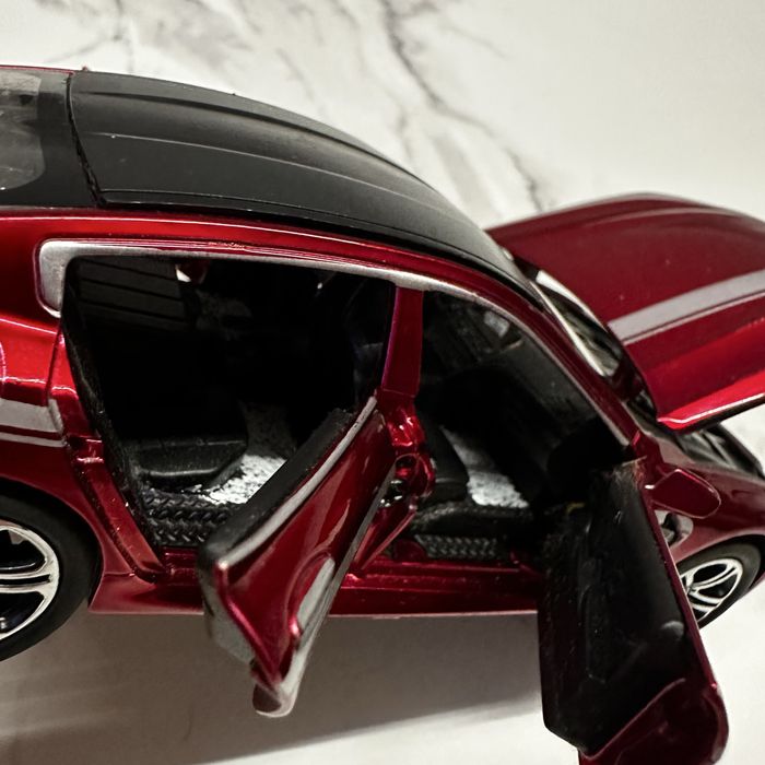 Машинка BMW червона
